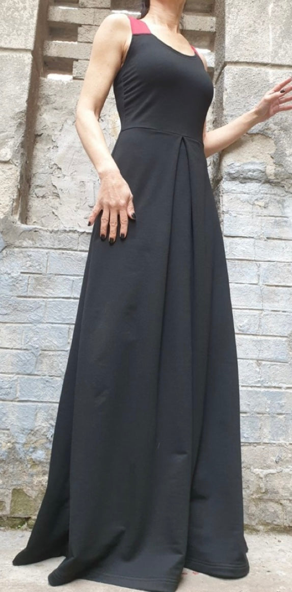 Black Sleeveless Summer Dress with Open Back and Red Asymmetric Straps