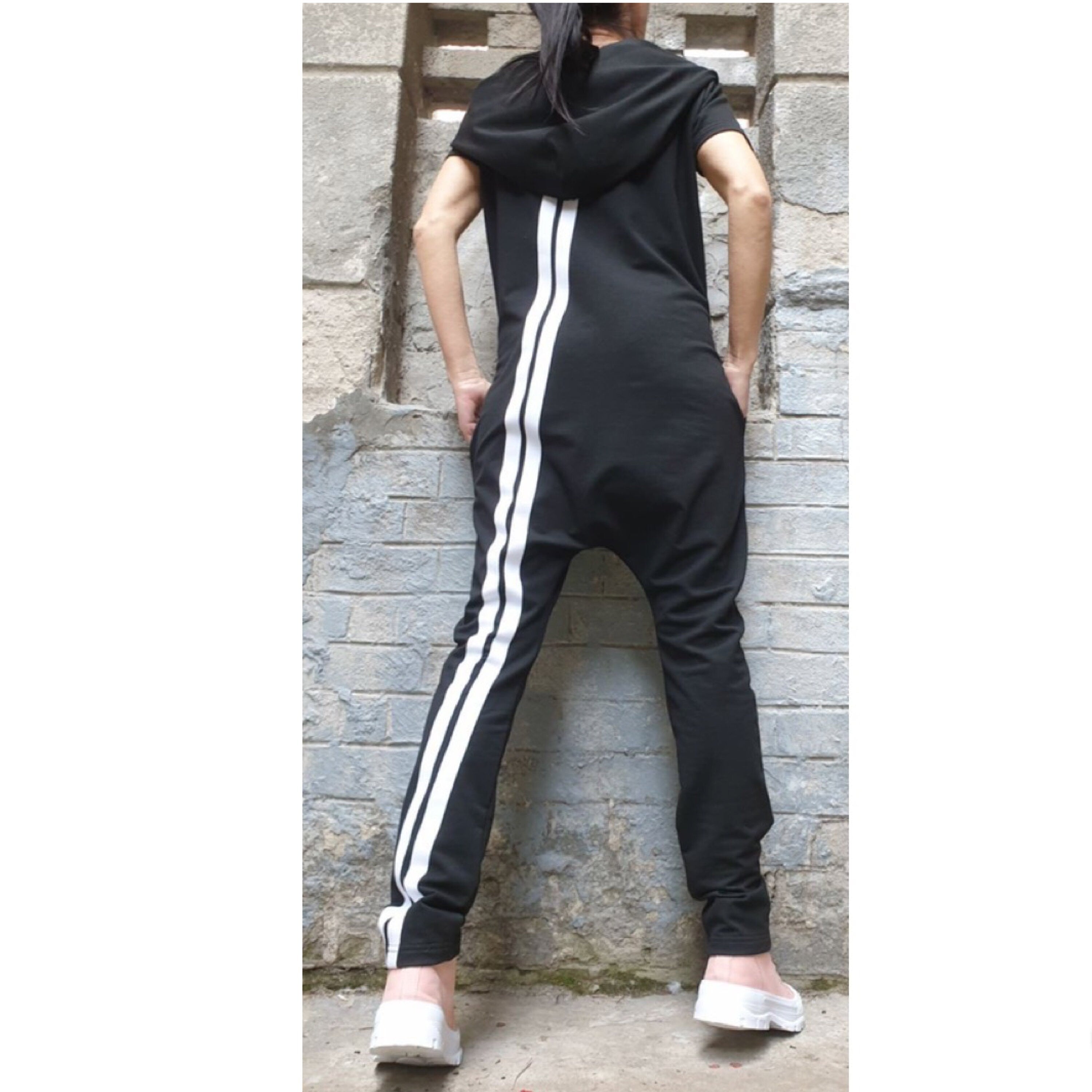 Black Cotton Jumpsuit with Hoodie – Women’s Casual Zip-Up Romper with Side Pockets / Short Sleeve Streetwear Overalls