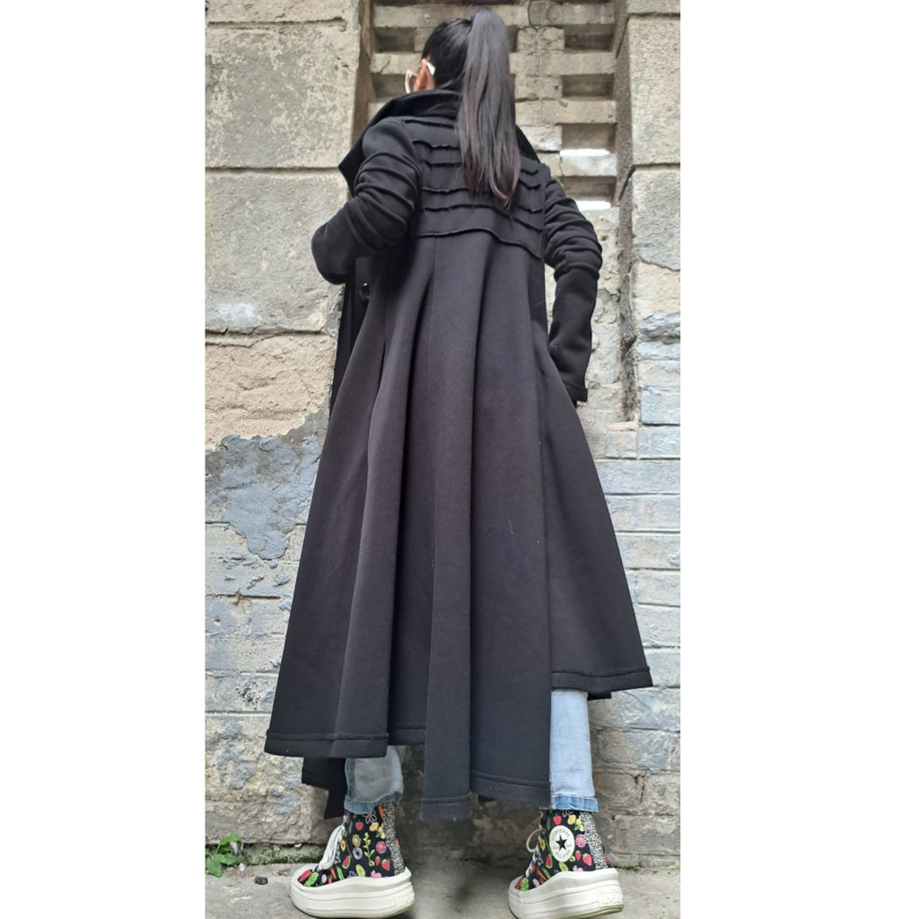 Asymmetric Black Cotton Coat with High Collar – Avant-Garde Long Jacket for Urban Style