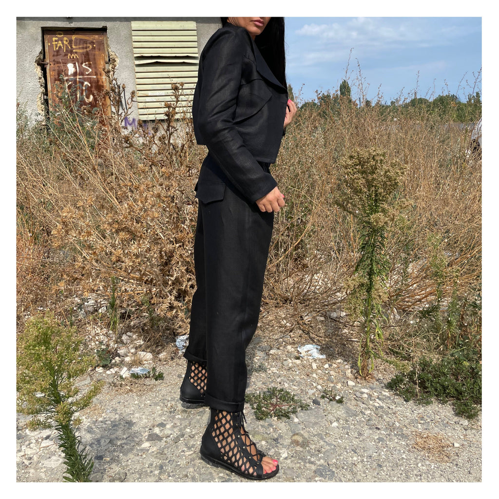 Women’s Linen Two-Piece Set – Cropped Blazer and High-Waist Pants