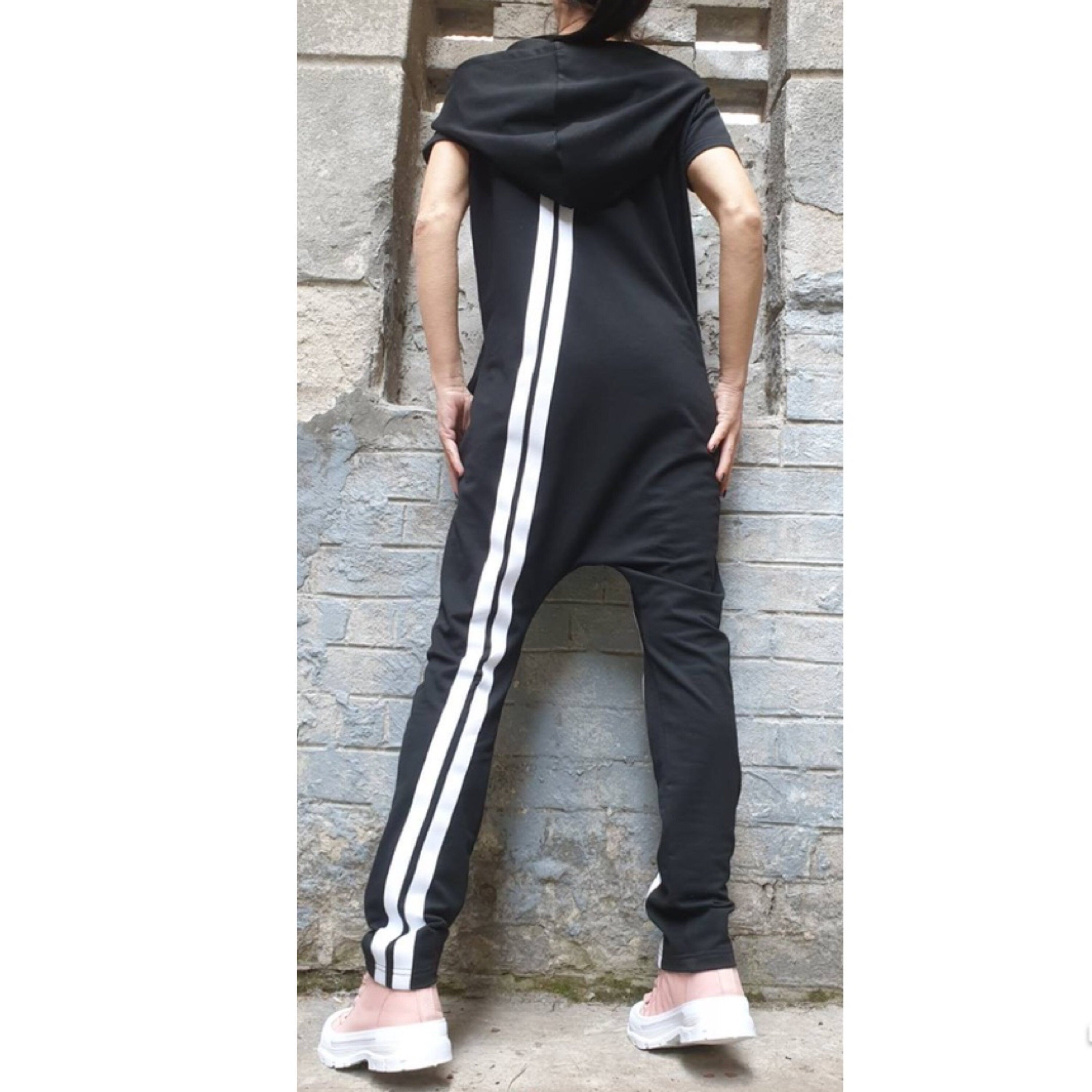Black Cotton Jumpsuit with Hoodie – Women’s Casual Zip-Up Romper with Side Pockets / Short Sleeve Streetwear Overalls