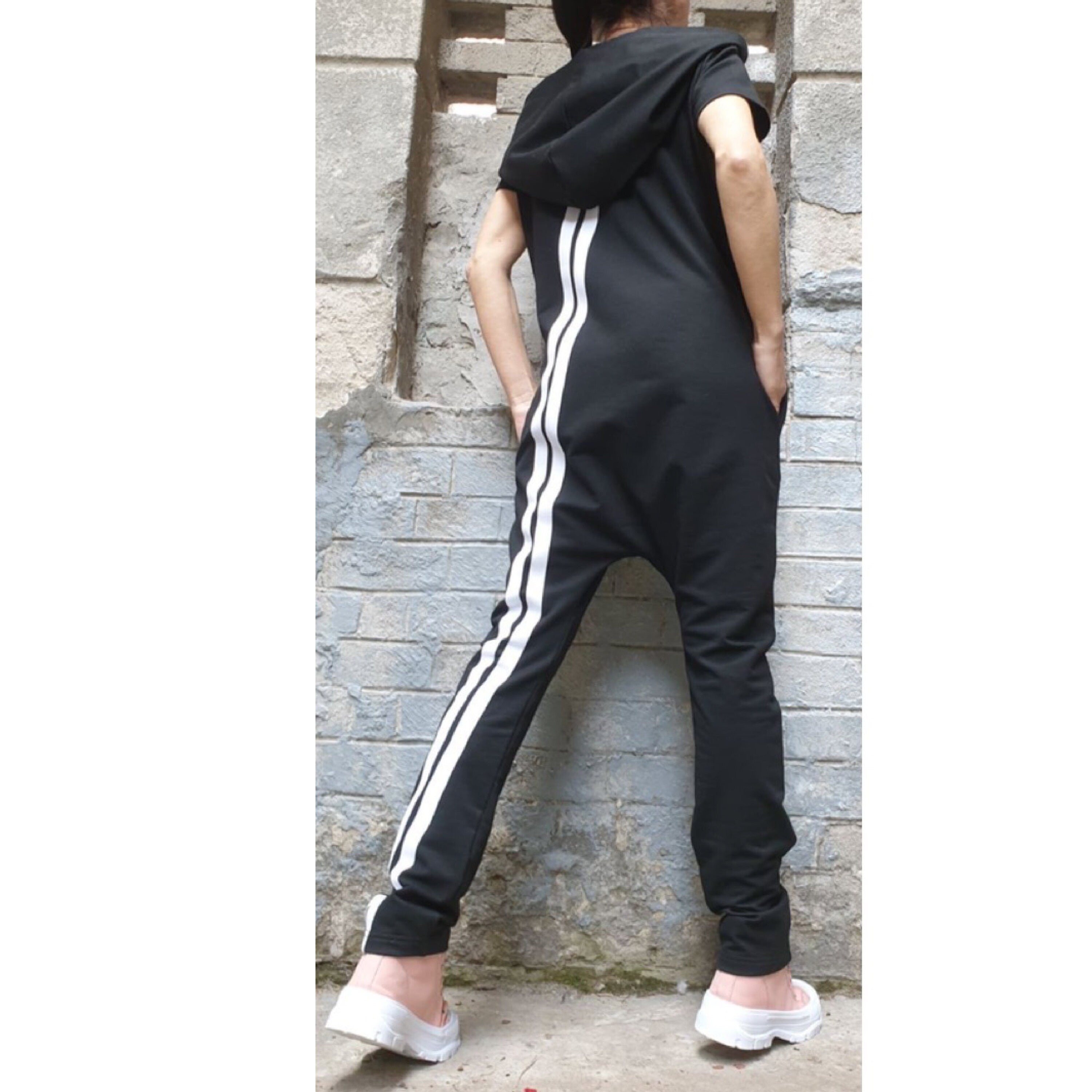 Black Cotton Jumpsuit with Hoodie – Women’s Casual Zip-Up Romper with Side Pockets / Short Sleeve Streetwear Overalls