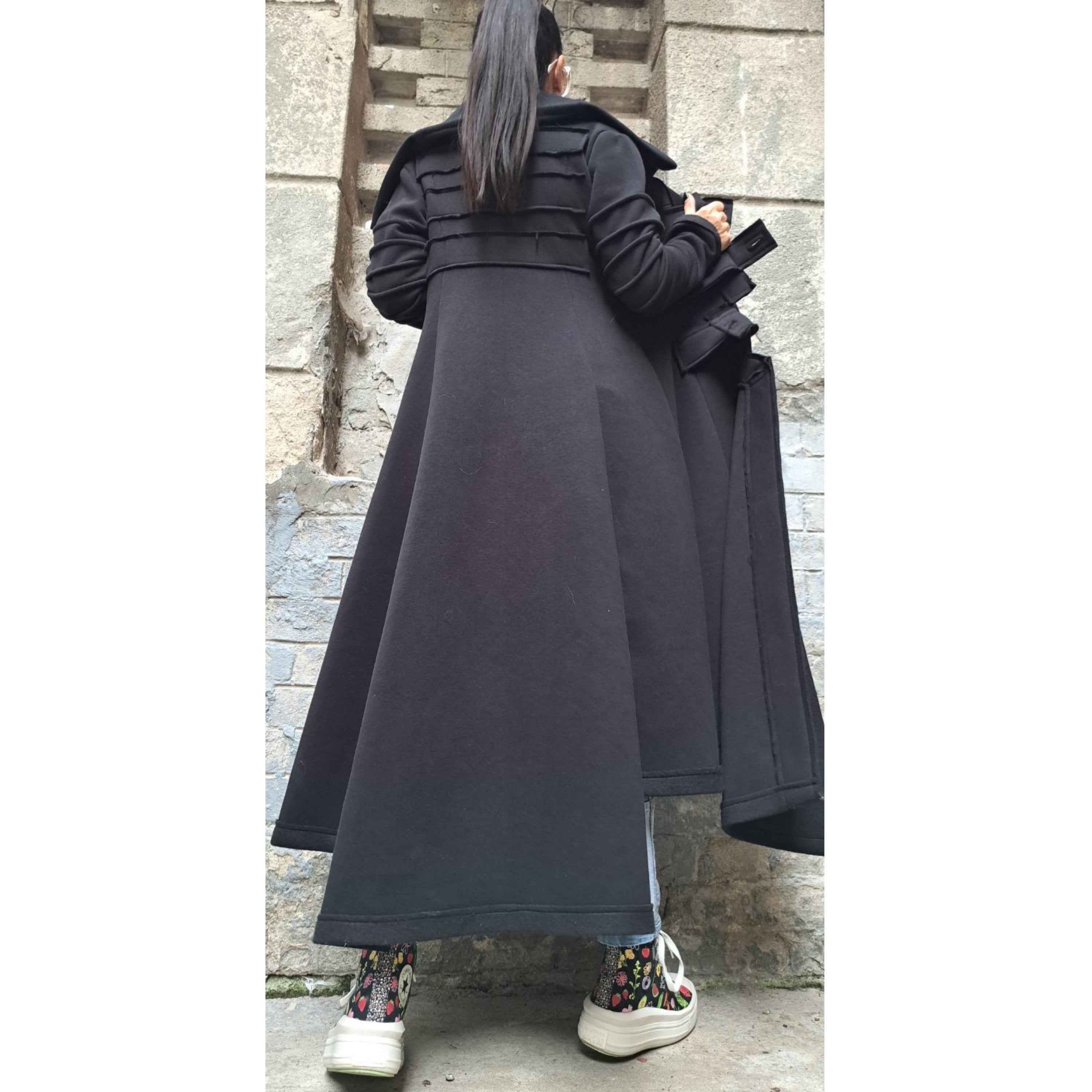 Asymmetric Black Cotton Coat with High Collar – Avant-Garde Long Jacket for Urban Style