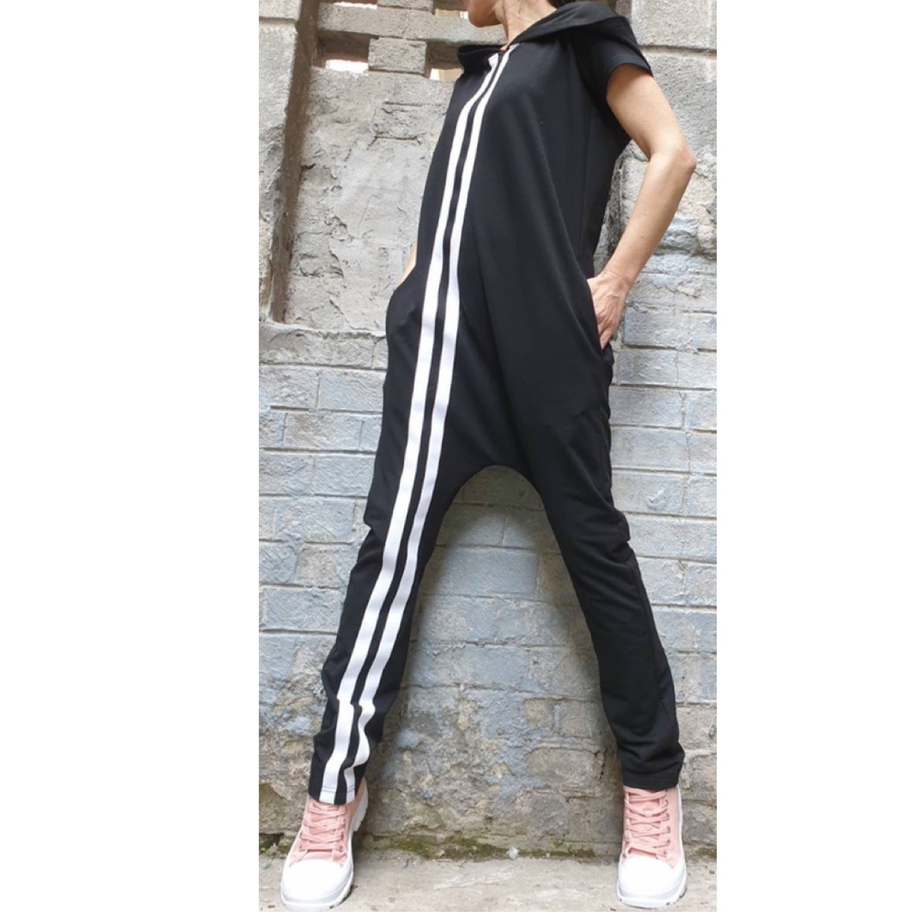 Black Cotton Jumpsuit with Hoodie – Women’s Casual Zip-Up Romper with Side Pockets / Short Sleeve Streetwear Overalls