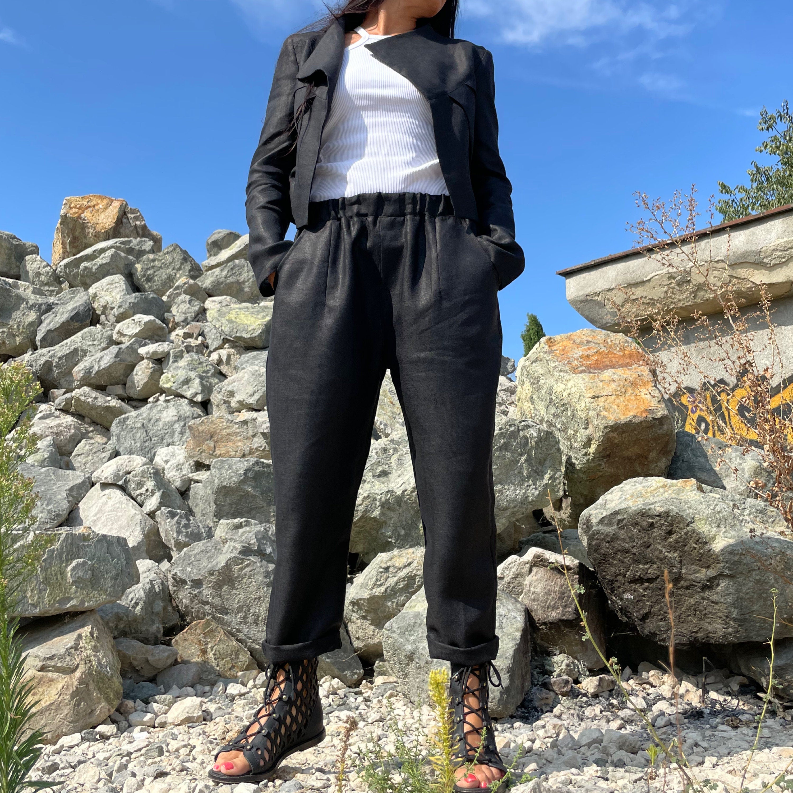 Women’s Linen Two-Piece Set – Cropped Blazer and High-Waist Pants