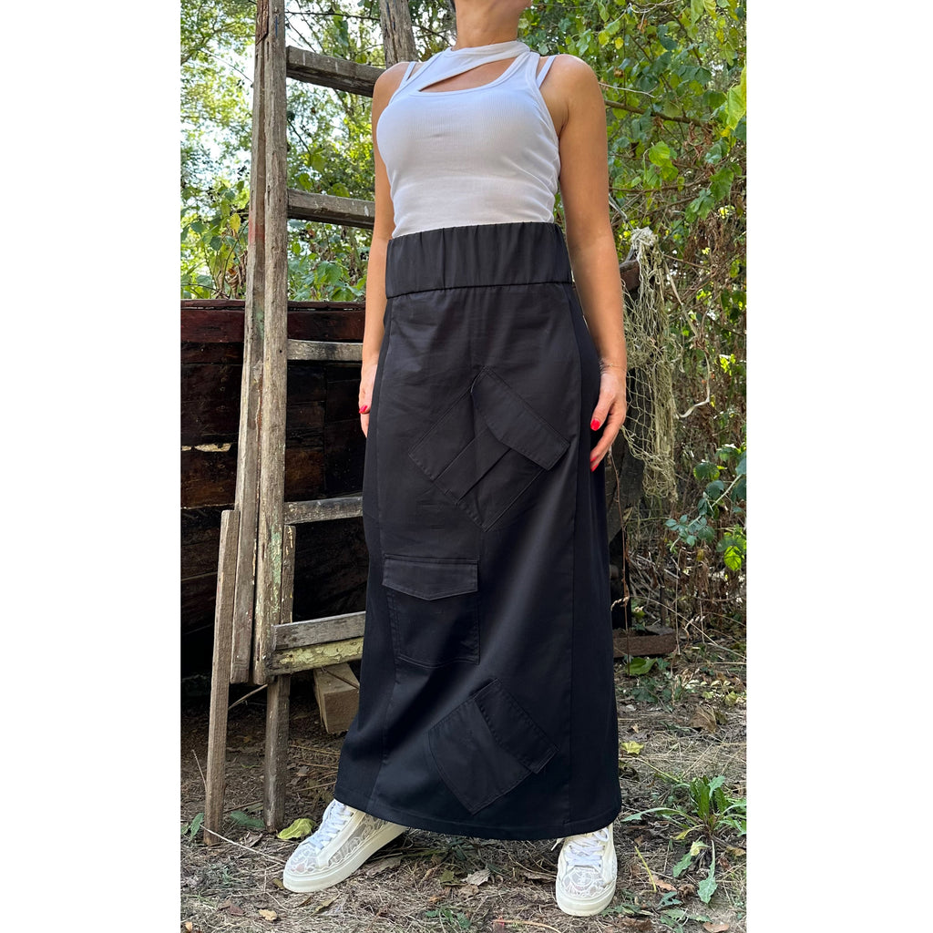 Black Maxi Skirt with High Waist / Slit and Multi Pockets