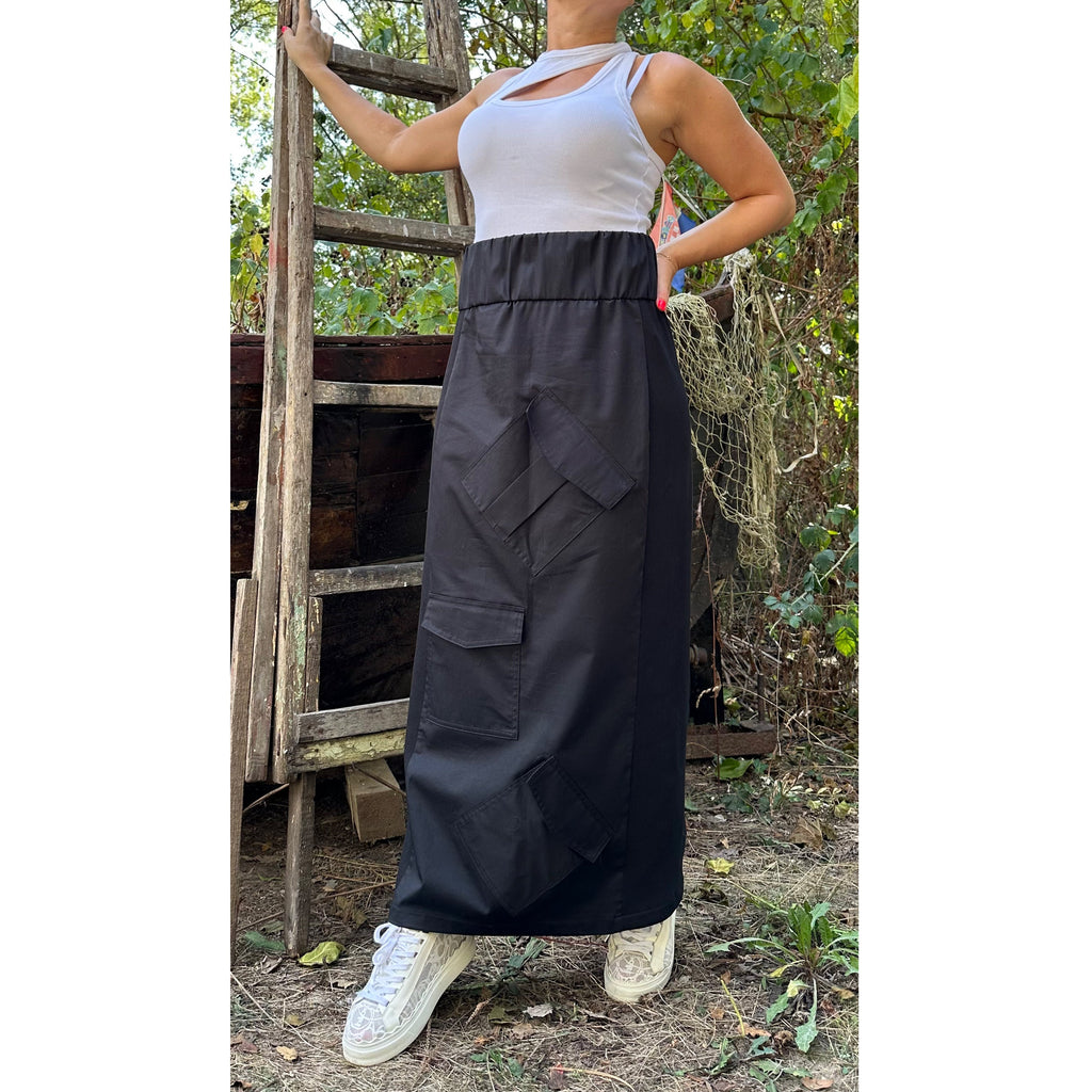 Black Maxi Skirt with High Waist / Slit and Multi Pockets