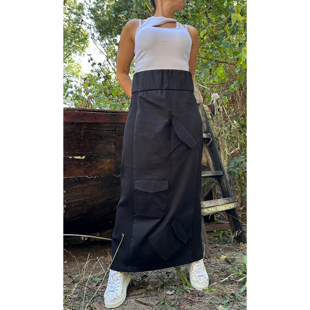 Black Maxi Skirt with High Waist / Slit and Multi Pockets