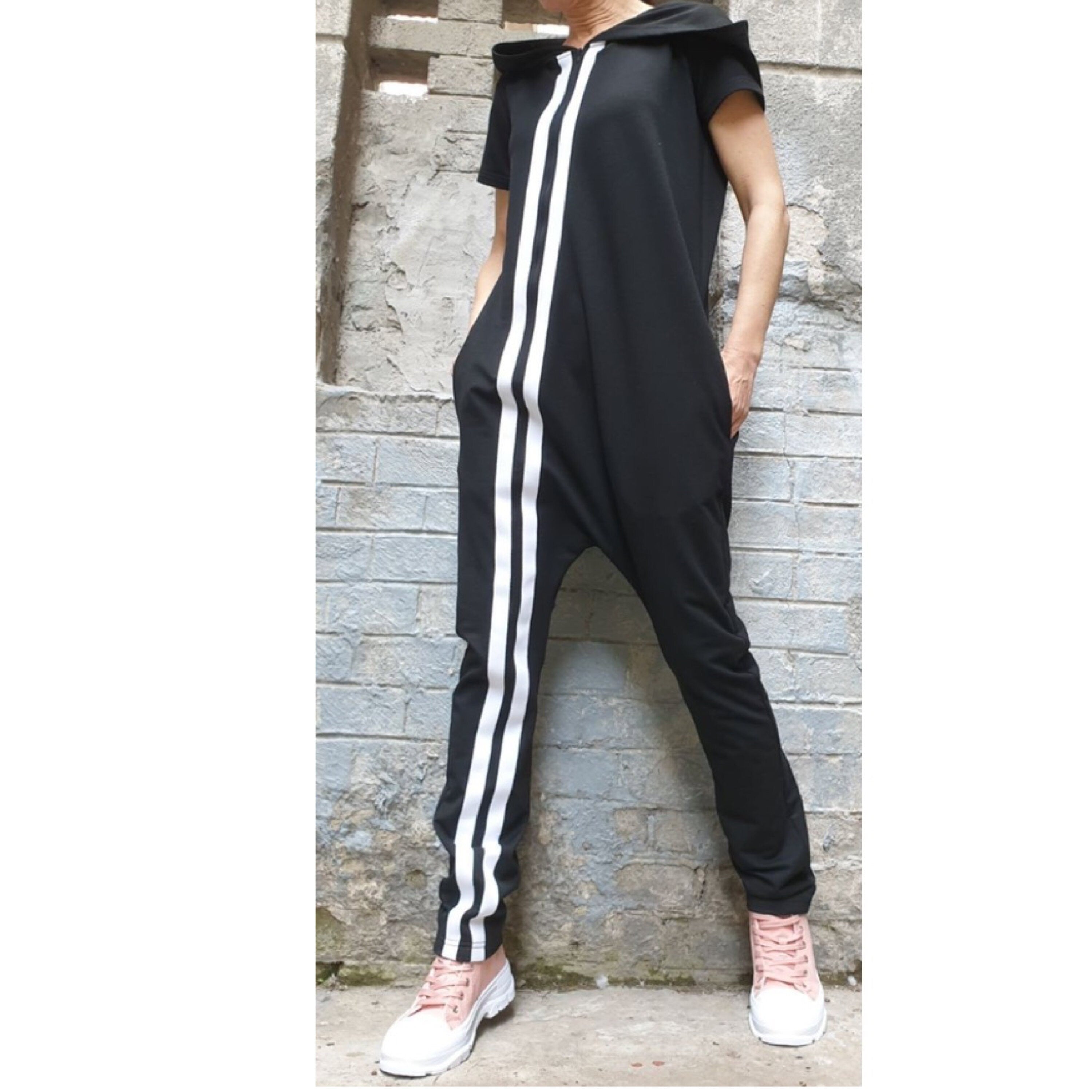 Black Cotton Jumpsuit with Hoodie – Women’s Casual Zip-Up Romper with Side Pockets / Short Sleeve Streetwear Overalls